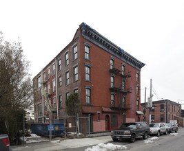 62 Green St in Brooklyn, NY - Building Photo - Building Photo