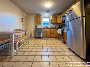 74 Dunboy St, Unit 2 in Boston, MA - Building Photo - Building Photo