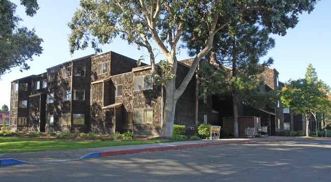 Newark Gardens I in Newark, CA - Foto de edificio - Building Photo