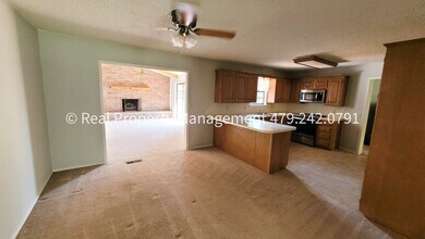 106 Oak St in Arkoma, OK - Building Photo - Building Photo