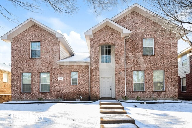 property at 2911 Tangleglen Dr