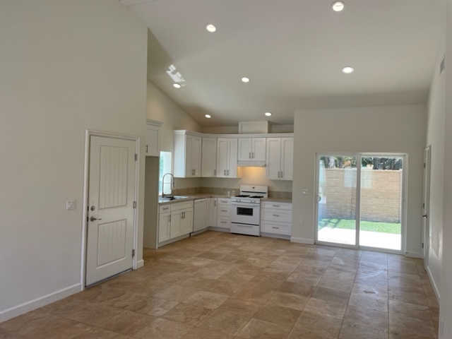 8463 Quartz Ave in Winnetka, CA - Building Photo - Building Photo