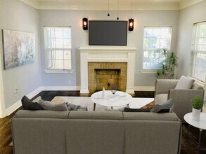 5530 Truett St in Houston, TX - Building Photo - Building Photo