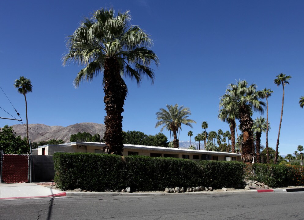 73219 Shadow Mountain Dr in Palm Desert, CA - Foto de edificio