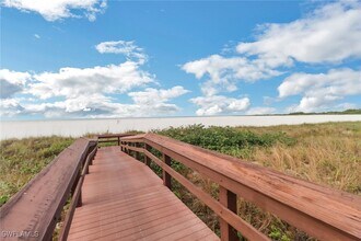 220 Seaview Ct in Marco Island, FL - Building Photo - Building Photo