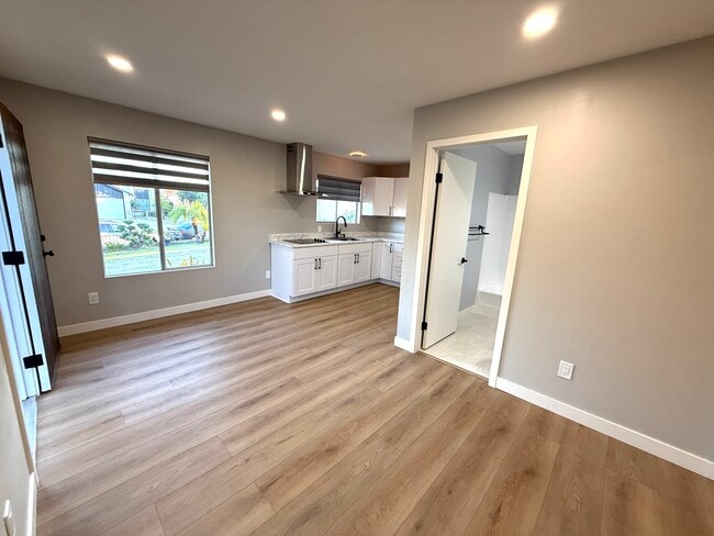 6186 Daisy Pl in San Diego, CA - Building Photo - Building Photo