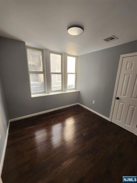 316 S Orange Ave, Unit BS in Newark, NJ - Building Photo - Building Photo