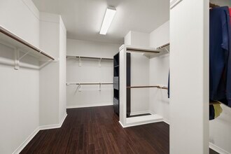 3019 Royal Oaks Grove in Houston, TX - Building Photo - Building Photo