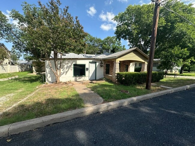 property at 603 N Orange St