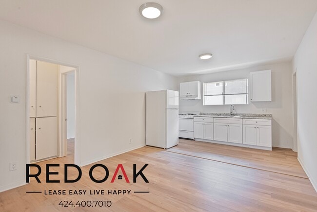 4046 Nicolet Ave in Los Angeles, CA - Building Photo - Building Photo