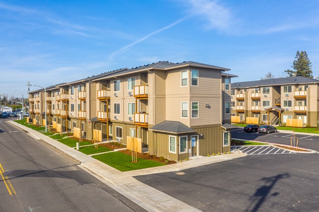Willow Tree Place in Salem, OR - Building Photo - Building Photo