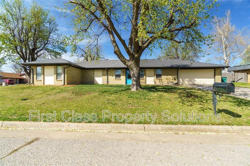 8905 Kim Marie Ln in Oklahoma City, OK - Building Photo