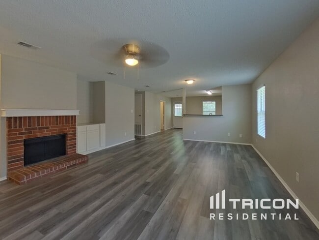 5221 Bedfordshire Dr in Fort Worth, TX - Building Photo - Building Photo