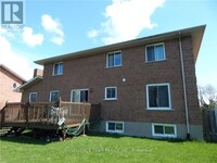 1701 Blakely Dr in Cornwall, ON - Building Photo - Building Photo