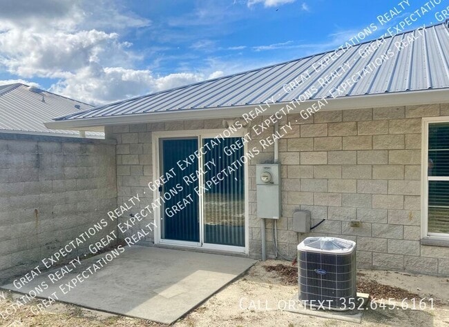 10561 SE 67 Ct in Belleview, FL - Building Photo - Building Photo