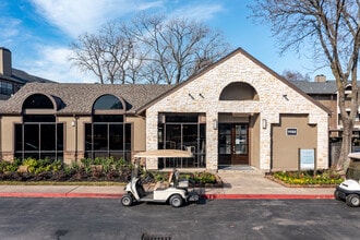 The Madison on the Lake in Houston, TX - Building Photo - Building Photo