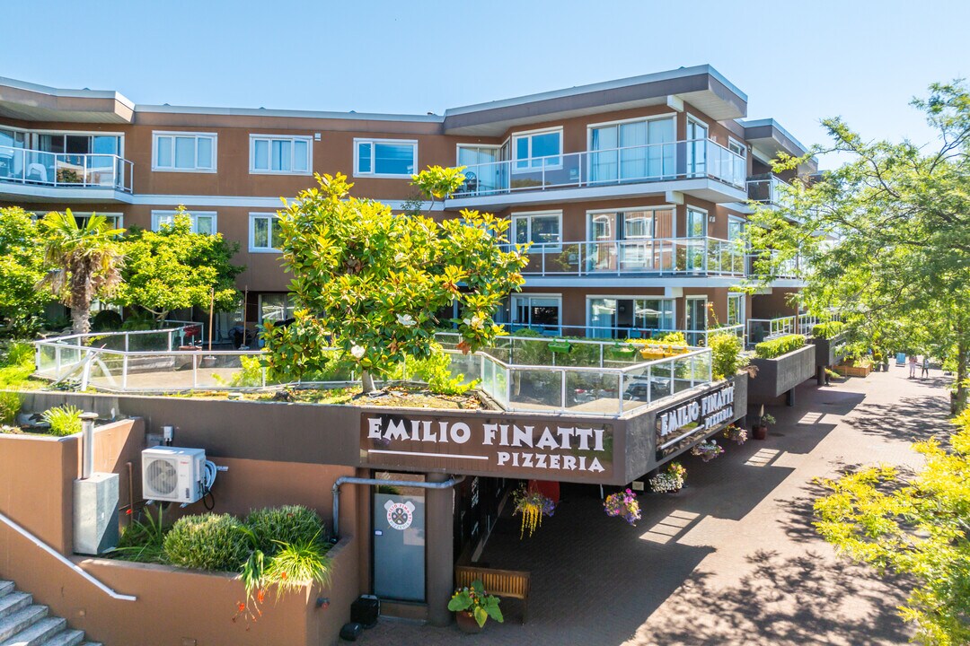 Pacific View in White Rock, BC - Building Photo