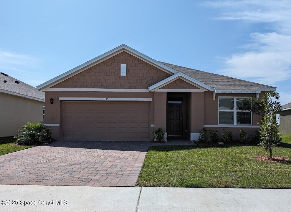 1145 Dugan CIR SE in Palm Bay, FL - Building Photo