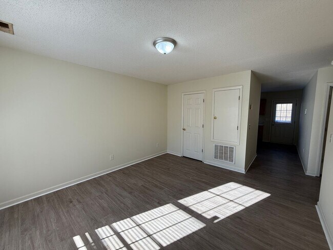 property at 614 E Parker St
