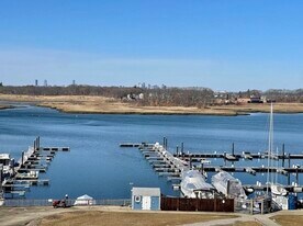 100 Cove Way in Quincy, MA - Building Photo