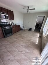 111 Lee Ln in Bolingbrook, IL - Building Photo - Building Photo