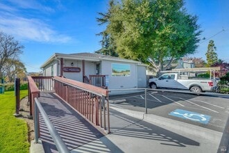 490 E L St in Benicia, CA - Building Photo - Building Photo