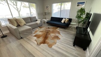 976 Tennessee Ln in Sarasota, FL - Building Photo