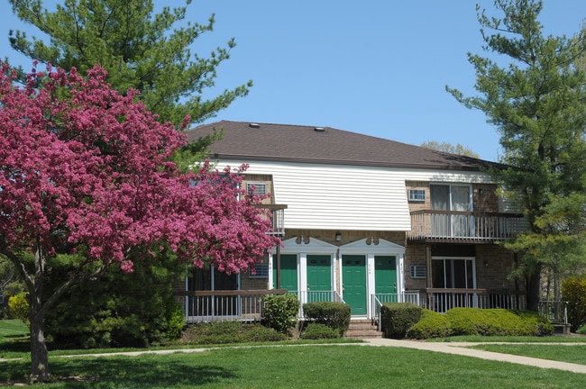 North Brunswick Manor