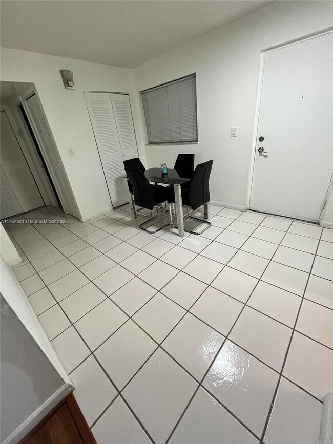 13100 SW 92nd Ave, Unit A-216 in Miami, FL - Foto de edificio - Building Photo