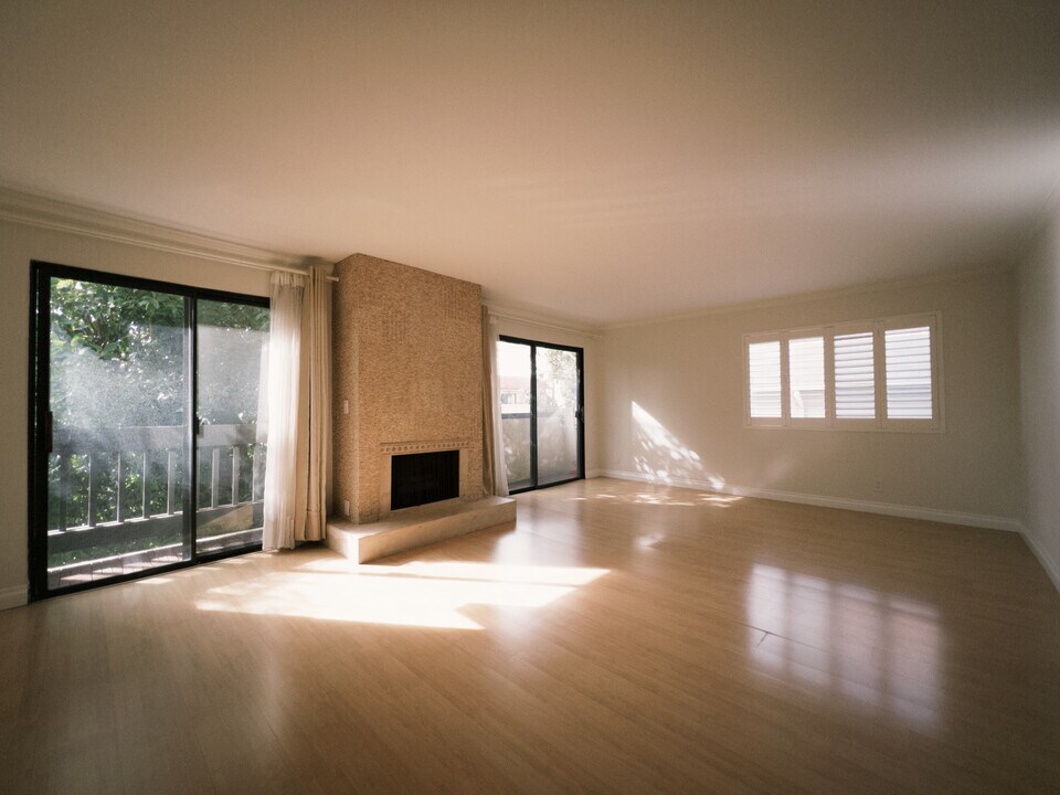 1236 Wellesley Ave in Los Angeles, CA - Building Photo