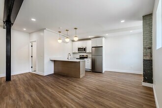 106 Hotel St, Unit #2 in Utica, NY - Building Photo - Building Photo