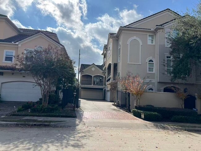 property at 5511 Val Verde St