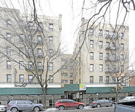 132-70 Sanford Avenue in Flushing, NY - Foto de edificio - Building Photo