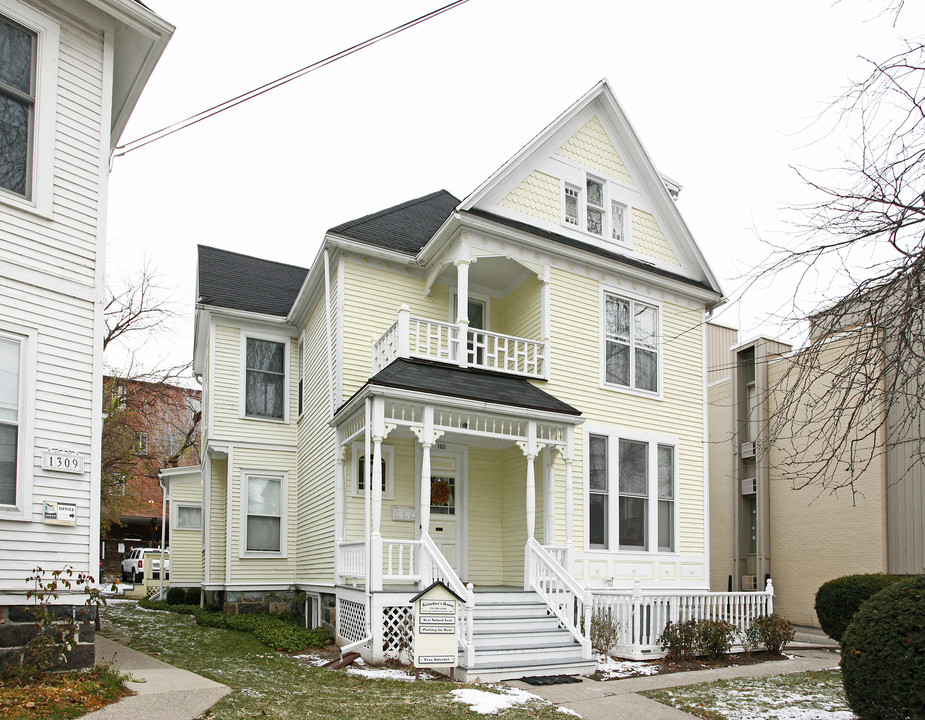 1311 Wilmot St in Ann Arbor, MI - Foto de edificio