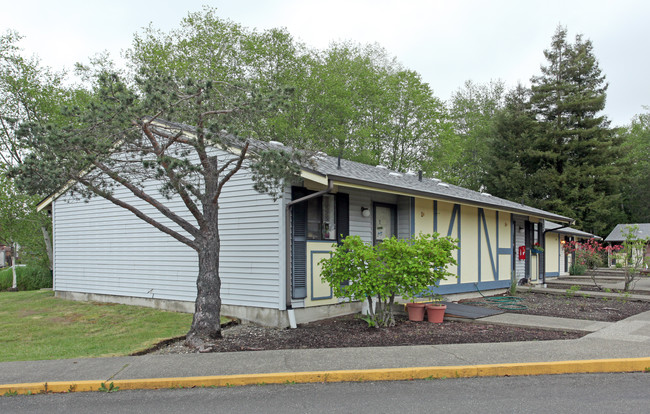 Belfair House Apartments in Belfair, WA - Building Photo - Building Photo