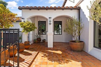 5115 Los Feliz Blvd in Los Angeles, CA - Building Photo - Building Photo