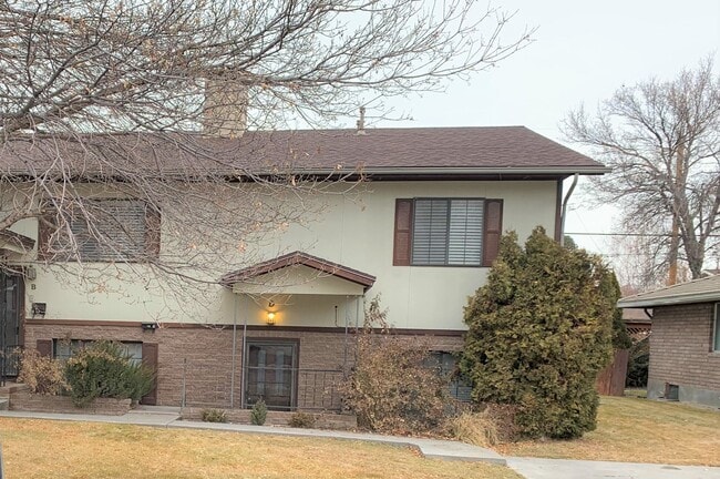 property at 123 W Cedar St