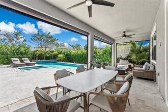 4642 Pinehurst Trl W in Oakland Park, FL - Building Photo - Building Photo