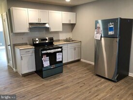 6630 N Broad St in Philadelphia, PA - Building Photo