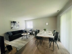 Hillcrest Oaks in Lindenwold, NJ - Foto de edificio - Building Photo