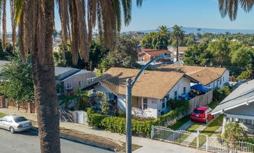 2137 Locust Ave in Long Beach, CA - Building Photo - Building Photo