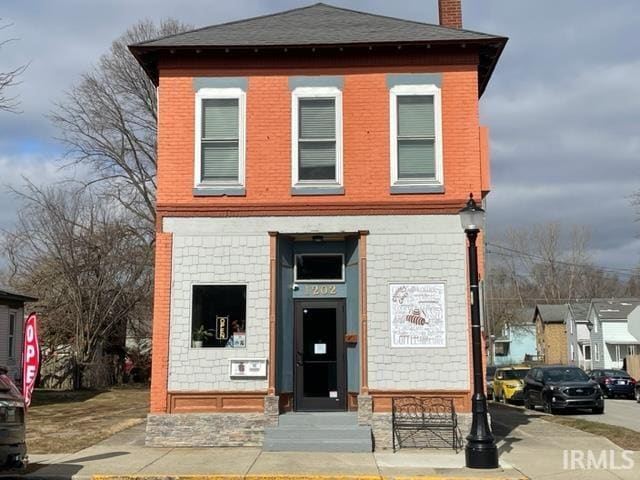 1202 W Main St
