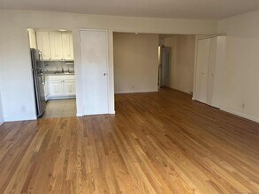 2 Cook Close in Ridgefield, CT - Building Photo - Building Photo