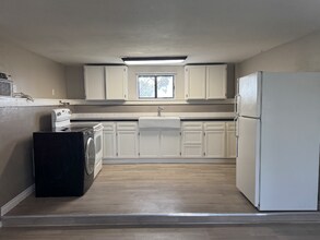 9441 Maple Dr NE in Moses Lake, WA - Foto de edificio - Building Photo