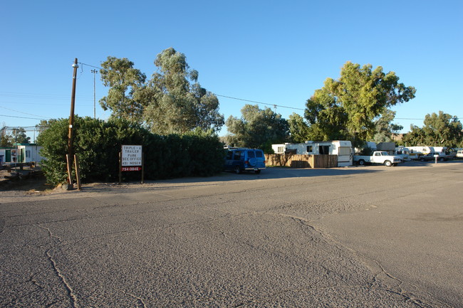 491 Moser Ave in Bullhead City, AZ - Foto de edificio - Building Photo