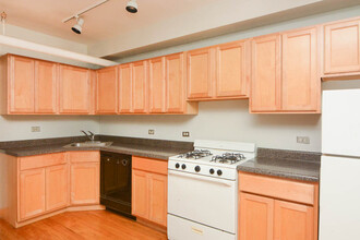 3458 N Sheffield Ave-Unit -6H in Chicago, IL - Building Photo - Building Photo