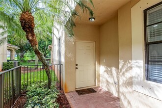 3923 Tree Top Dr in Weston, FL - Building Photo - Building Photo