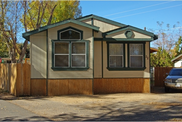 Brookside Mobile Home Park in Bishop, CA - Foto de edificio