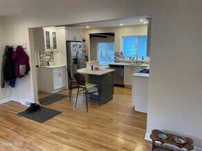 13 Richards Dr in Colonie, NY - Building Photo - Building Photo