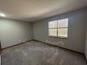 3409 NW Duncan Rd in Blue Springs, MO - Building Photo - Building Photo